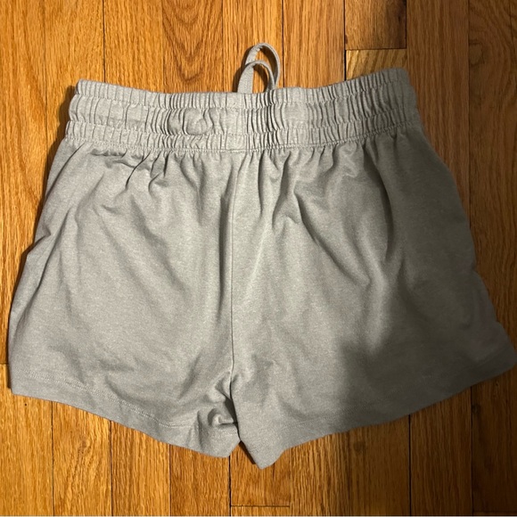 Shorts - Picture 4 of 4